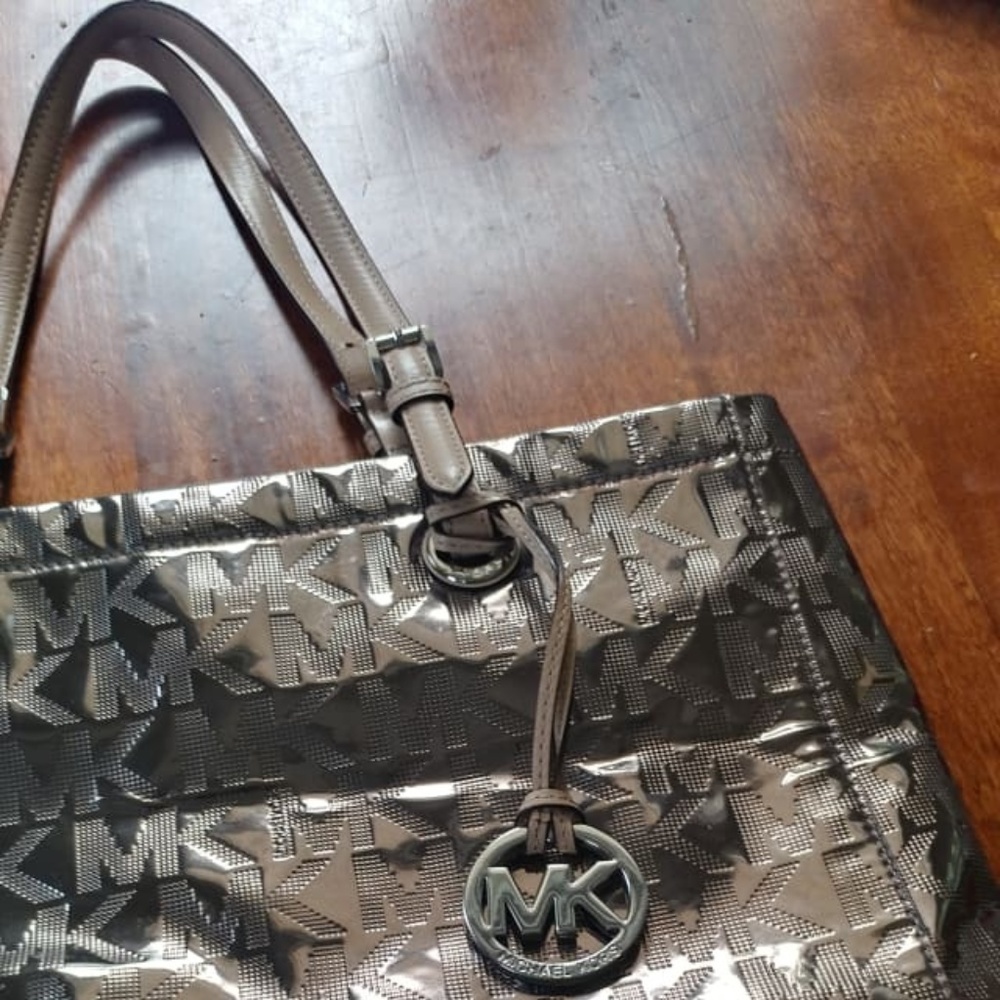 Metalic bronze Michael Kors shoulder bag